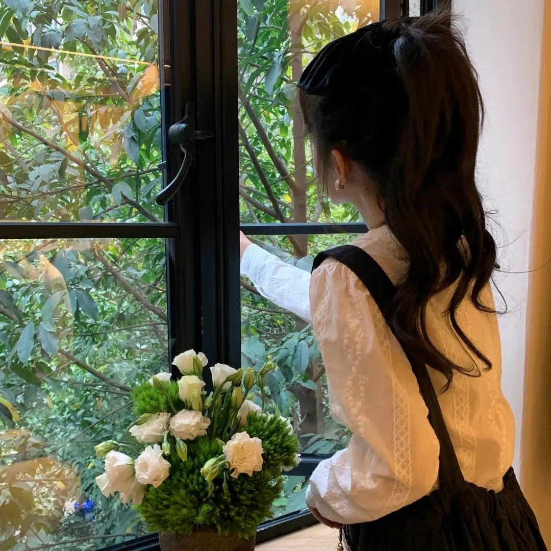 动态漫画·开局强吻裂口女 高清封面